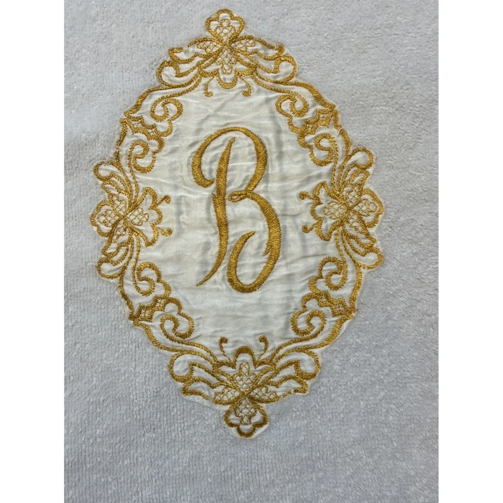 VTG Set Of 2 White W/ Gold  